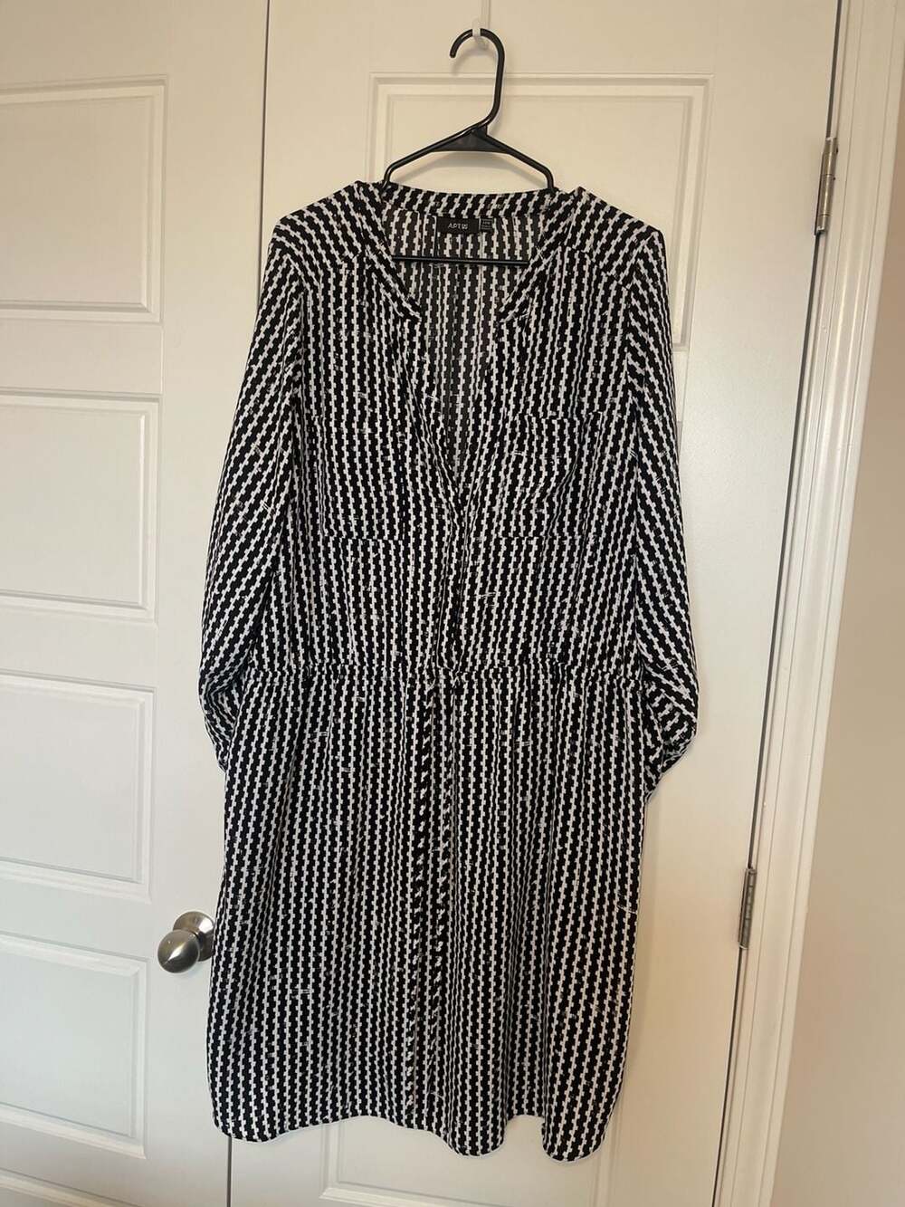 Apt. 9 Women's Plus Size 22W Black and White Patterned Button Front Shirtdress
